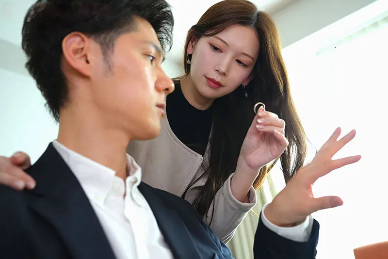 Vợ yêu đi đi chơi, người chồng ở nhà bị nhỏ em bà xã gạ phang không trượt phát nào